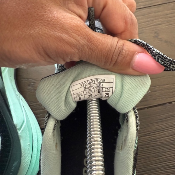 Brooks Cascadia 16 Women’s Size 8 (B regular) Running Shoes Hiking Black Mint - Picture 6 of 10